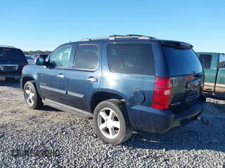 2008 Chevrolet Tahoe 1LT z VIN 1GNFC13J18J107597, wystawiony jako IAAI lot #38245407 z przebiegiem 152 950 mil mil oraz . Historia ofert i sprzedaży dostępna na DreamBid. Obrazek 3.