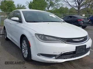 2015 Chrysler 200 Limited z VIN 1C3CCCAB5FN570775, wystawiony jako IAAI lot #42115365 z przebiegiem 166 975 mil mil oraz . Historia ofert i sprzedaży dostępna na DreamBid. Obrazek 1.