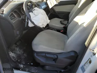 2021 Volkswagen Tiguan S with VIN 3VV1B7AX5MM063179, listed as a Copart auction lot 81851344 with 72,388 mi miles and Salvage Title. Bid and sale history available at carsss.com. Image 7.