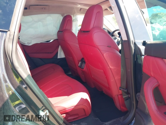2023 Maserati Levante z VIN ZN661YUM3PX429958, wystawiony jako IAAI lot #41844196 z przebiegiem 19 878 mil mil oraz . Historia ofert i sprzedaży dostępna na DreamBid. Obrazek 8.