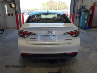 2016 Hyundai Sonata Hybrid SE with VIN KMHE24L15GA009241, listed as a IAAI auction lot 42083395 with 127,068 mi miles. Bid and sale history available at carsss.com. Image 16.