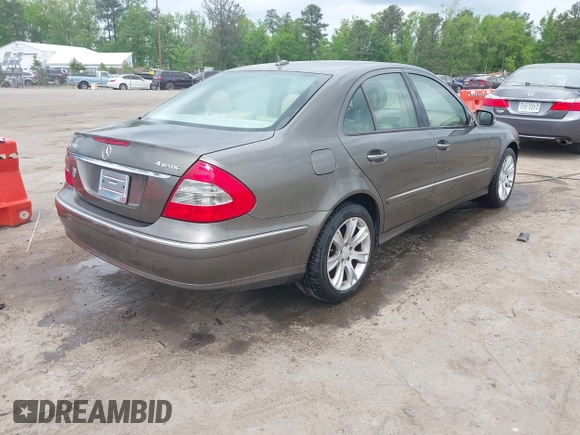2009 Mercedes-Benz E Luxury 3.5L with VIN WDBUF87X09B418737, listed as a IAAI auction lot 42114852 with 93,014 mi miles. Bid and sale history available at carsss.com. Image 4.