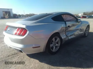 2015 Ford Mustang EcoBoost z VIN 1FA6P8TH7F5386066, wystawiony jako IAAI lot #34865266 z przebiegiem 113 862 mil mil oraz . Historia ofert i sprzedaży dostępna na DreamBid. Obrazek 4.