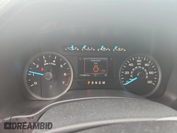 2020 Ford F-150 XL with VIN 1FTEW1E57LKE84711, listed as a Copart auction lot 60990165 with 70,560 mi miles and Clean title. Bid and sale history available at DreamBid. Image 9.