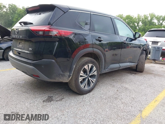 2023 Nissan Rogue SV z VIN JN8BT3BA7PW421121, wystawiony jako IAAI lot #42335059 z przebiegiem 57 866 mil mil oraz . Historia ofert i sprzedaży dostępna na DreamBid. Obrazek 4.