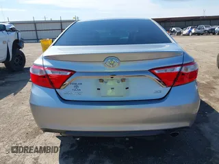 2015 Toyota Camry XLE with VIN 4T1BF1FK4FU005933, listed as a IAAI auction lot 41890133 with 57,114 mi miles. Bid and sale history available at carsss.com. Image 16.