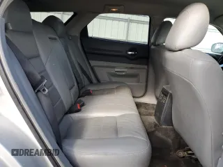 2006 Dodge Magnum R/T z VIN 2D4GV572X6H126376, wystawiony jako Copart lot #49714425 z przebiegiem 59 028 mil mil oraz Tytuł czysty. Historia ofert i sprzedaży dostępna na DreamBid. Obrazek 10.