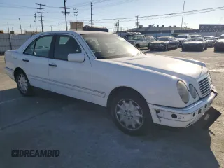 1998 Mercedes-Benz E-Class with VIN WDBJF25F3WA566702, listed as a Copart auction lot 81723704 with Not Provided miles and Salvage Title. Bid and sale history available at carsss.com. Image 4.