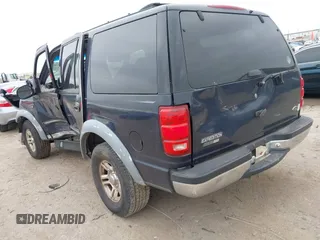 2000 Ford Expedition XLT with VIN 1FMRU15L5YLB27482, listed as a IAAI auction lot 39366976 with 1 mi miles. Bid and sale history available at carsss.com. Image 3.