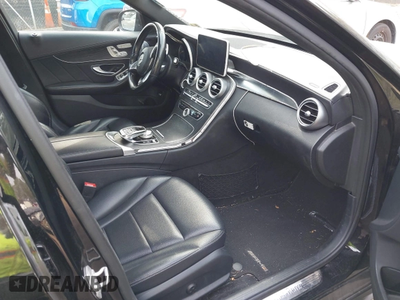 2015 Mercedes-Benz C-Class C 400 with VIN 55SWF6GB6FU010138, listed as a IAAI auction lot 41698016 with 150,824 mi miles. Bid and sale history available at carsss.com. Image 5.