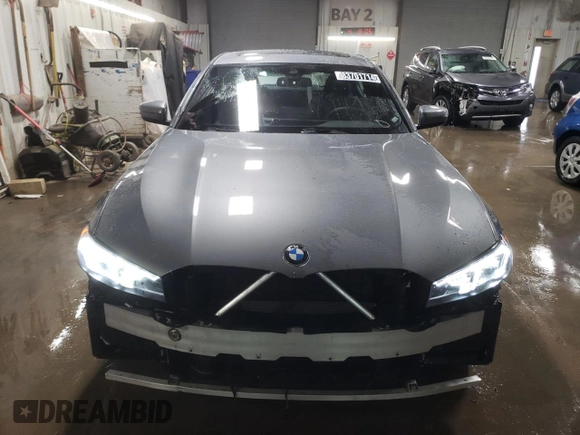 2025 BMW 3 Series 330i xDrive with VIN 3MW89CW08S8E99458, listed as a Copart auction lot 83701714 with 2,132 mi miles and Clean Title. Bid and sale history available at carsss.com. Image 5.