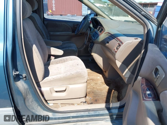 2002 Toyota Sienna LE with VIN 4T3ZF13C82U429841, listed as a IAAI auction lot 42131029 with 271,573 mi miles and . Bid and sale history available at DreamBid. Image 5.