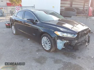 2016 Ford Fusion Energi SE Luxury with VIN 3FA6P0PU2GR295679, listed as a IAAI auction lot 41609631 with 190,672 mi miles. Bid and sale history available at carsss.com. Image 1.