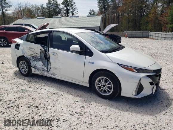 2017 Toyota Prius Plus with VIN JTDKARFP1H3005684, listed as a Copart auction lot 55141105 with 36,379 mi miles and Salvage Title. Bid and sale history available at DreamBid. Image 4.