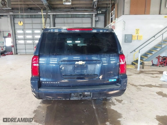 2017 Chevrolet Suburban LT with VIN 1GNSKHKC2HR392132, listed as a IAAI auction lot 41582833 with NaN miles. Bid and sale history available at carsss.com. Image 17.