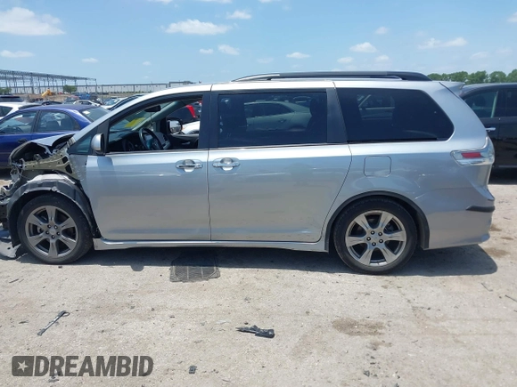 2017 Toyota Sienna SE z VIN 5TDXZ3DC2HS873638, wystawiony jako IAAI lot #42448622 z przebiegiem 55 568 mil mil oraz . Historia ofert i sprzedaży dostępna na DreamBid. Obrazek 15.