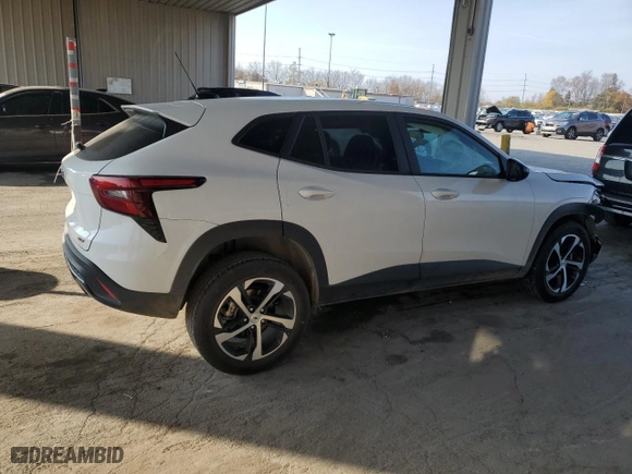 2024 Chevrolet Trax 1RS with VIN KL77LGE2XRC181190, listed as a Copart auction lot 78135604 with 10,192 mi miles and Salvage Title. Bid and sale history available at carsss.com. Image 3.
