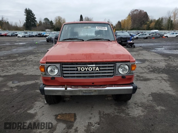 1984 Toyota Land Cruiser z VIN JT3FJ60G7E1114123, wystawiony jako Copart lot #82696534 z przebiegiem 217 999 mil mil oraz Czysty tytuł • Clean title. Historia ofert i sprzedaży dostępna na DreamBid. Obrazek 5.