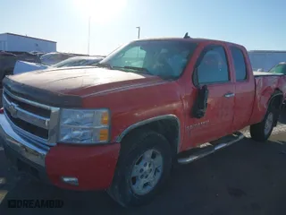 2008 Chevrolet Silverado 1500 LT w/1LT with VIN 1GCEK19J38Z110310, listed as a IAAI auction lot 41642206 with 160,051 mi miles. Bid and sale history available at carsss.com. Image 2.