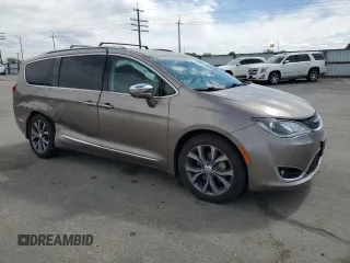 2017 Chrysler Pacifica Limited z VIN 2C4RC1GG5HR759865, wystawiony jako Copart lot #56431515 z przebiegiem 93 473 mil mil oraz Szkoda całkowita • Salvage title. Historia ofert i sprzedaży dostępna na DreamBid. Obrazek 4.
