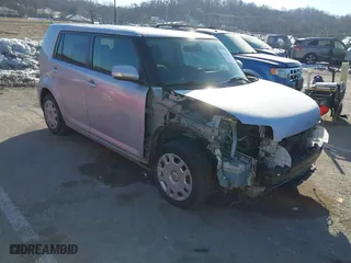 2015 Scion xB with VIN JTLZE4FE5FJ066716, listed as a IAAI auction lot 41421665 with 100,761 mi miles. Bid and sale history available at carsss.com. Image 1.