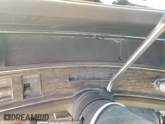 1971 Cadillac Eldorado z VIN 693671Q424620, wystawiony jako Copart lot #48917885 z przebiegiem Nie podano mil oraz Szkoda całkowita • Salvage title. Historia ofert i sprzedaży dostępna na DreamBid. Obrazek 9.