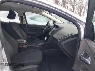2015 Ford Focus SE z VIN 1FADP3F26FL357140, wystawiony jako IAAI lot #41256854 z przebiegiem 194 812 mil mil oraz . Historia ofert i sprzedaży dostępna na DreamBid. Obrazek 5.
