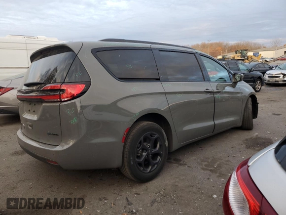 2021 Chrysler Pacifica Hybrid Limited z VIN 2C4RC1S71MR569059, wystawiony jako Copart lot #81278244 z przebiegiem 27 662 mil mil oraz Szkoda całkowita • Salvage title. Historia ofert i sprzedaży dostępna na DreamBid. Obrazek 3.