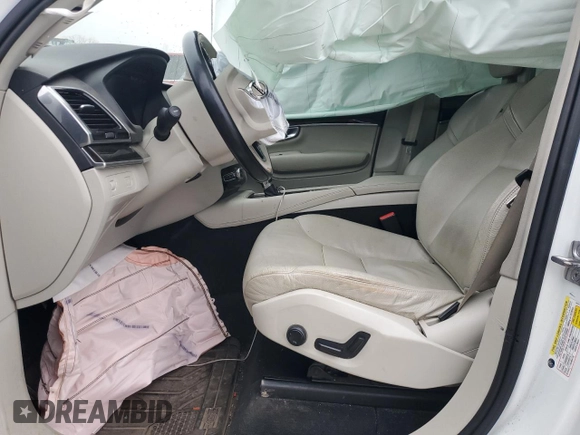 2017 Volvo XC90 Momentum with VIN YV4A22PK5H1132580, listed as a Copart auction lot 45276535 with Not Provided miles and Salvage Title. Bid and sale history available at carsss.com. Image 7.