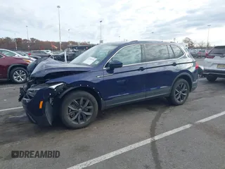 2023 Volkswagen Tiguan SE z VIN 3VVMB7AX3PM006867, wystawiony jako IAAI lot #40793976 z przebiegiem 29 648 mil mil oraz . Historia ofert i sprzedaży dostępna na DreamBid. Obrazek 17.