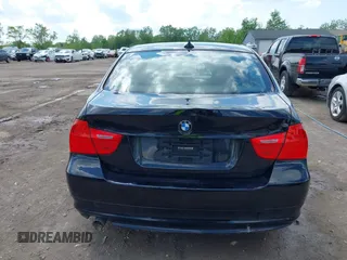 2009 BMW 3 Series 328i xDrive z VIN WBAPK73549A449839, wystawiony jako IAAI lot #42265190 z przebiegiem 114 179 mil mil oraz . Historia ofert i sprzedaży dostępna na DreamBid. Obrazek 16.