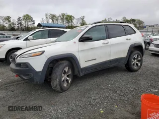 2018 Jeep Cherokee Trailhawk with VIN 1C4PJMBX4JD586306, listed as a Copart auction lot 51692905 with 46,132 mi miles and Clean Title. Bid and sale history available at carsss.com. Image 1.