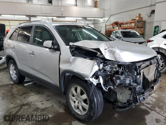 2011 Kia Sorento LX with VIN 5XYKTCA18BG080900, listed as a Copart auction lot 42045055 with 92,568 mi miles and Clean Title. Bid and sale history available at carsss.com. Image 4.