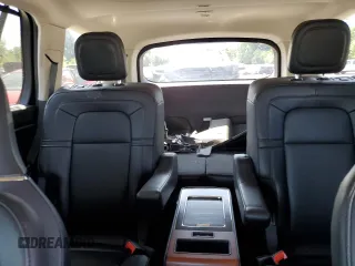 2022 Lincoln Aviator Reserve z VIN 5LM5J7XC7NGL05773, wystawiony jako Copart lot #59364535 z przebiegiem 5 747 mil mil oraz Szkoda całkowita • Salvage title. Historia ofert i sprzedaży dostępna na DreamBid. Obrazek 10.