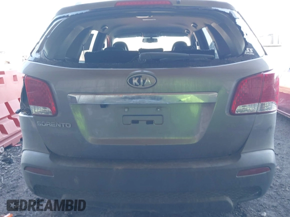 2013 Kia Sorento LX with VIN 5XYKT3A63DG399653, listed as a IAAI auction lot 41323730 with 194,001 mi miles. Bid and sale history available at carsss.com. Image 17.