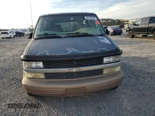 1998 Chevrolet Astro with VIN 1GNEL19WXWB120466, listed as a Copart auction lot 80929504 with 262,413 mi miles and Salvage Title. Bid and sale history available at carsss.com. Image 5.