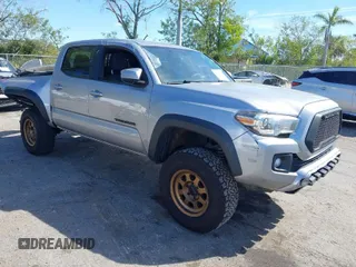 2017 Toyota Tacoma SR5 with VIN 5TFCZ5AN6HX071331, listed as a IAAI auction lot 41854998 with 180,593 mi miles and . Bid and sale history available at carsss.com. Image 1.