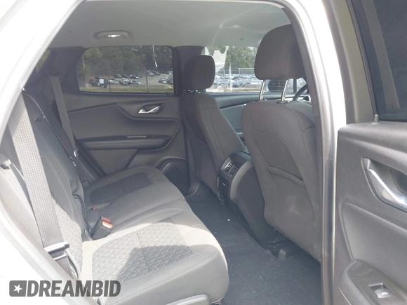 2020 Chevrolet Blazer LT z VIN 3GNKBBRA0LS717044, wystawiony jako IAAI lot #42125519 z przebiegiem 111 685 mil mil oraz . Historia ofert i sprzedaży dostępna na DreamBid. Obrazek 8.