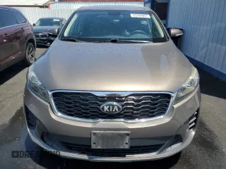 2019 Kia Sorento LX with VIN 5XYPG4A54KG443292, listed as a Copart auction lot 64502715 with 141,287 mi miles and Clean title. Bid and sale history available at DreamBid. Image 5.