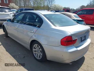 2006 BMW 3 Series 325i with VIN WBAVB13546KX39735, listed as a IAAI auction lot 42079598 with 86,449 mi miles and . Bid and sale history available at carsss.com. Image 3.