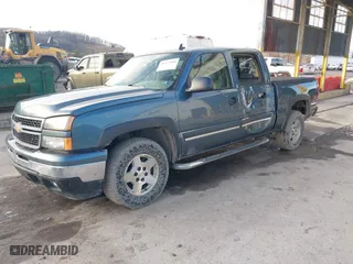 2006 Chevrolet Silverado 1500 LT2 with VIN 2GCEK13TX61129923, listed as a IAAI auction lot 41472900 with 171,490 mi miles. Bid and sale history available at carsss.com. Image 17.
