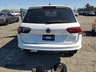 2024 Volkswagen Tiguan SE z VIN 3VV3B7AX7RM093378, wystawiony jako Copart lot #50634025 z przebiegiem 6 261 mil mil oraz Szkoda całkowita • Salvage title. Historia ofert i sprzedaży dostępna na DreamBid. Obrazek 6.