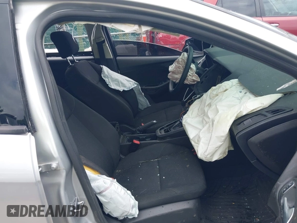 2016 Ford Focus SE z VIN 1FADP3F22GL373756, wystawiony jako IAAI lot #42369795 z przebiegiem 99 646 mil mil oraz . Historia ofert i sprzedaży dostępna na DreamBid. Obrazek 5.