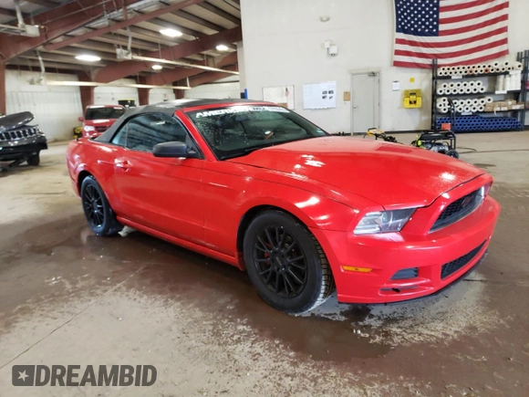 2013 Ford Mustang V6 z VIN 1ZVBP8EM2D5234080, wystawiony jako Copart lot #57939455 z przebiegiem 214 097 mil mil oraz Czysty tytuł • Clean title. Historia ofert i sprzedaży dostępna na DreamBid. Obrazek 4.