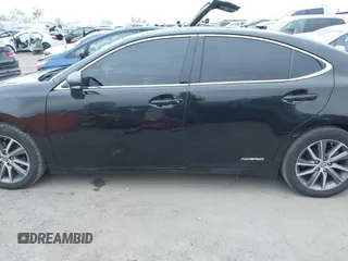 2018 Lexus ES with VIN JTHBW1GG2J2193949, listed as a IAAI auction lot 41772763 with 190,015 mi miles. Bid and sale history available at carsss.com. Image 15.