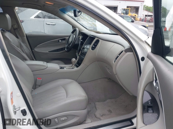 2008 Infiniti EX Journey with VIN JNKAJ09E68M302556, listed as a IAAI auction lot 41981076 with 160,197 mi miles. Bid and sale history available at carsss.com. Image 5.