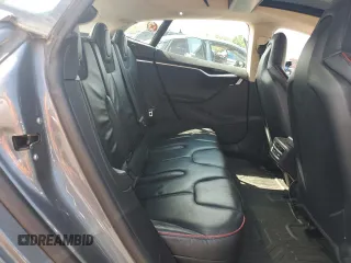 2013 Tesla Model S Performance с VIN 5YJSA1CP5DFP05260, выставлен на аукционе Copart как лот 62391945 с пробегом Не указан миль и Чистый • Clean title. История ставок и продаж доступна на DreamBid. Изображение 10.