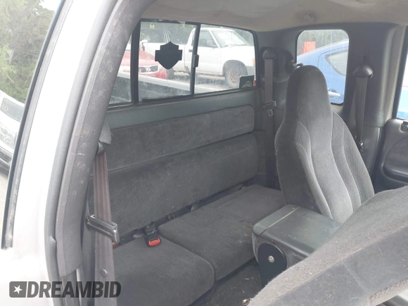2000 Dodge Dakota with VIN 1B7GL22X7YS781191, listed as a IAAI auction lot 42498147 with 283,341 mi miles and . Bid and sale history available at DreamBid. Image 8.