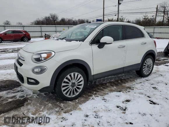 2016 FIAT 500X Lounge z VIN ZFBCFYDT2GP365900, wystawiony jako Copart lot #44891615 z przebiegiem 129 299 mil mil oraz Szkody całkowita. Historia ofert i sprzedaży dostępna na DreamBid. Obrazek 1.