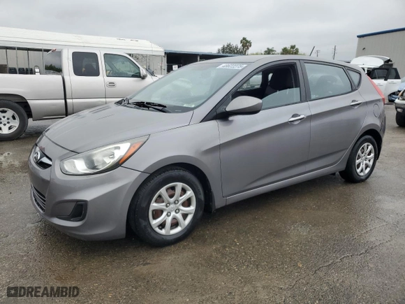 2013 Hyundai Accent GL with VIN KMHCT5AE8DU121879, listed as a Copart auction lot 48622275 with 91,443 mi miles and Clean Title. Bid and sale history available at carsss.com. Image 1.